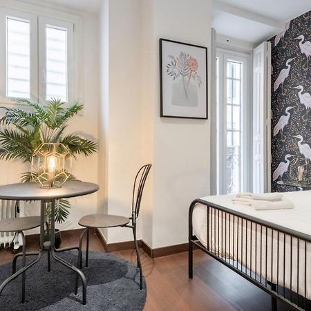 מדריד 2 Bedrooms 2 Bathrooms Furnished - Malasana - Bright Stylish - Mintystay מראה חיצוני תמונה