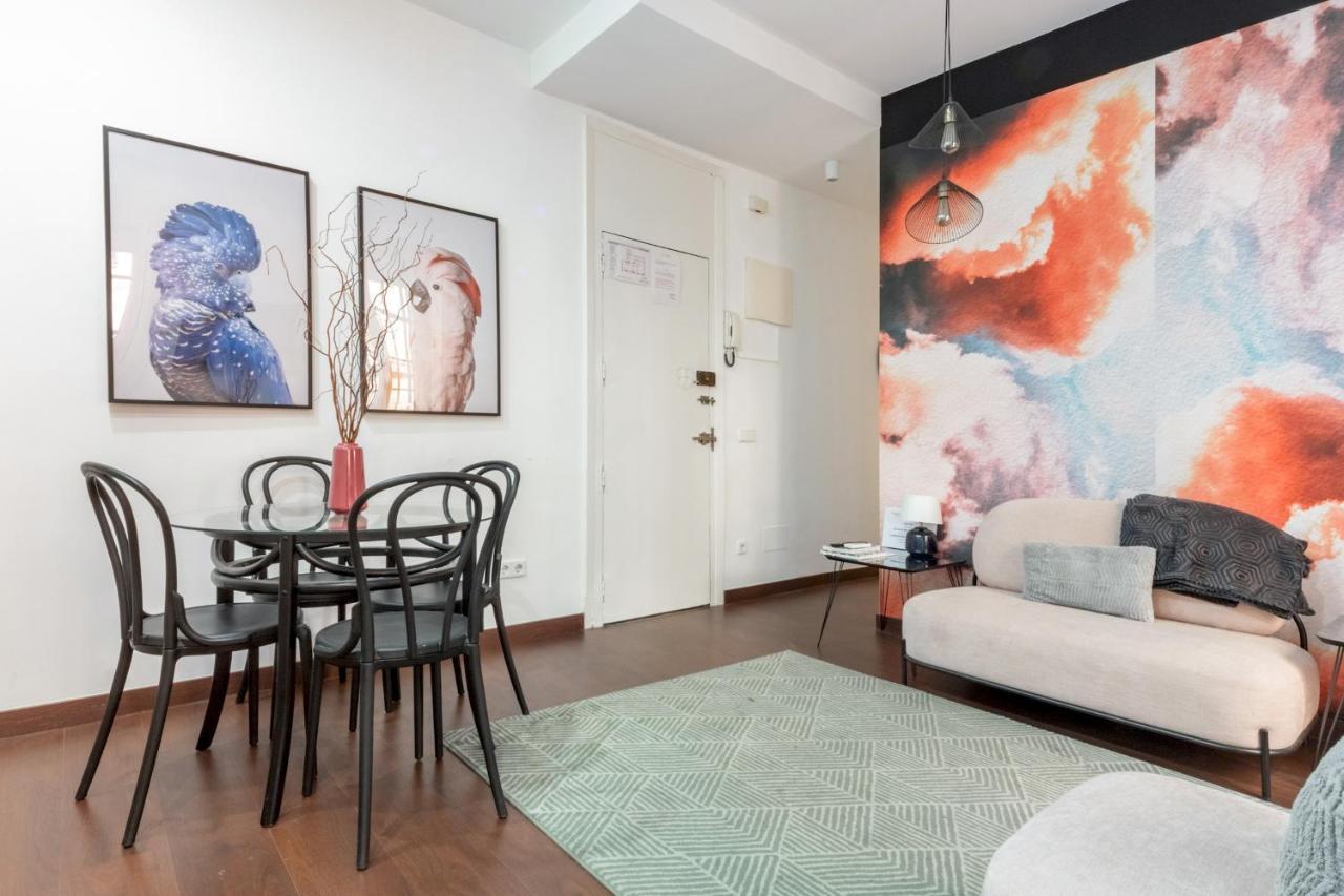 מדריד 2 Bedrooms 2 Bathrooms Furnished - Malasana - Bright Stylish - Mintystay מראה חיצוני תמונה