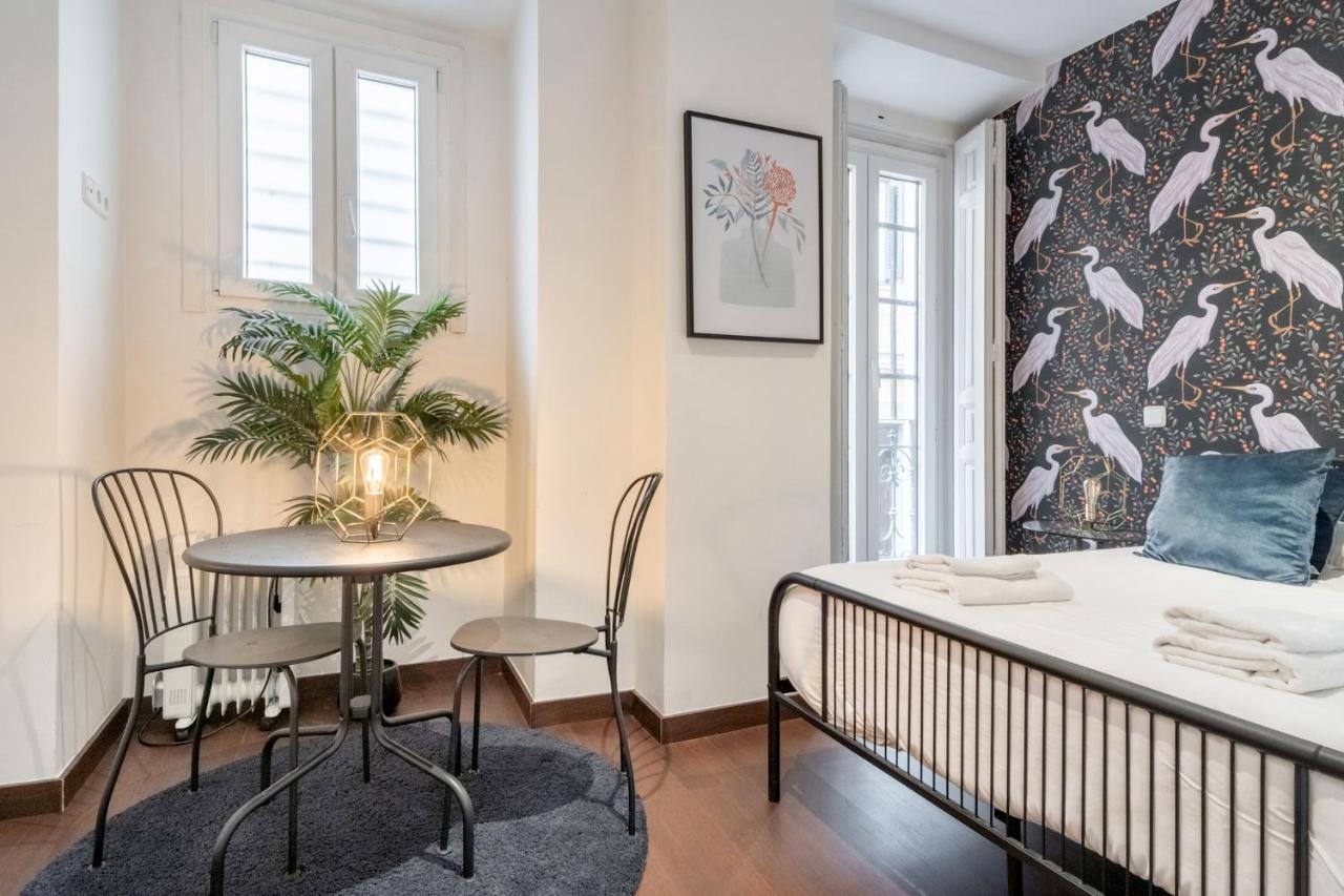 מדריד 2 Bedrooms 2 Bathrooms Furnished - Malasana - Bright Stylish - Mintystay מראה חיצוני תמונה