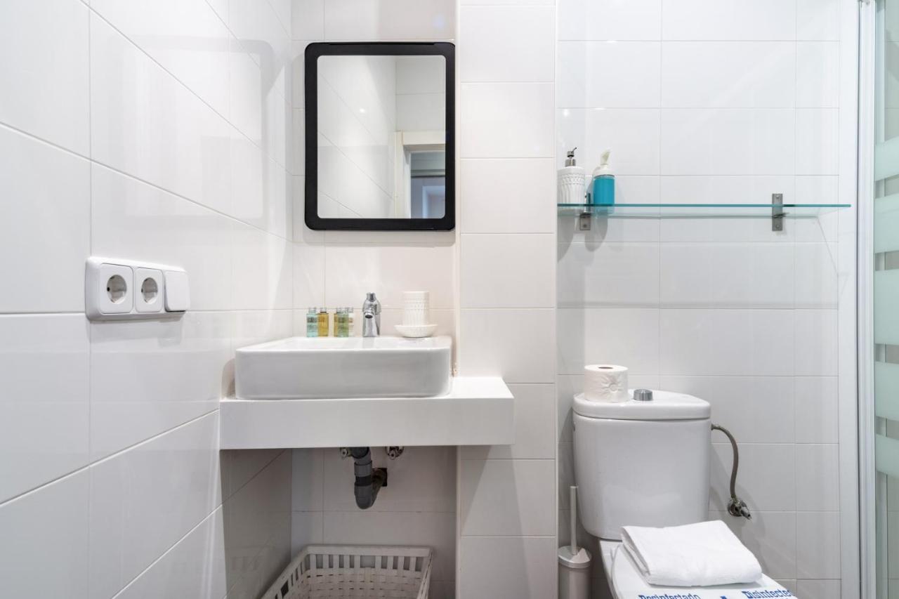מדריד 2 Bedrooms 2 Bathrooms Furnished - Malasana - Bright Stylish - Mintystay מראה חיצוני תמונה