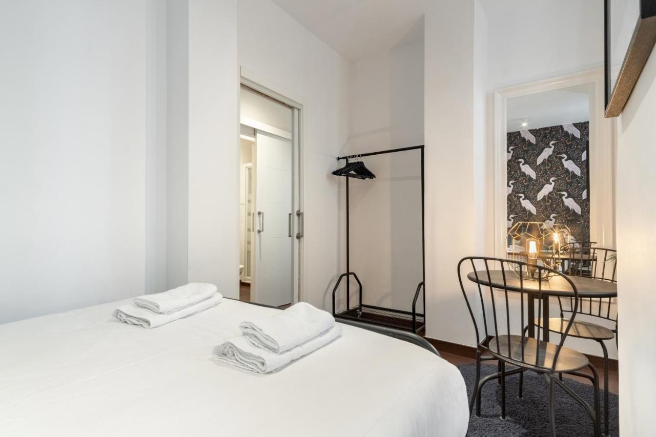 מדריד 2 Bedrooms 2 Bathrooms Furnished - Malasana - Bright Stylish - Mintystay מראה חיצוני תמונה