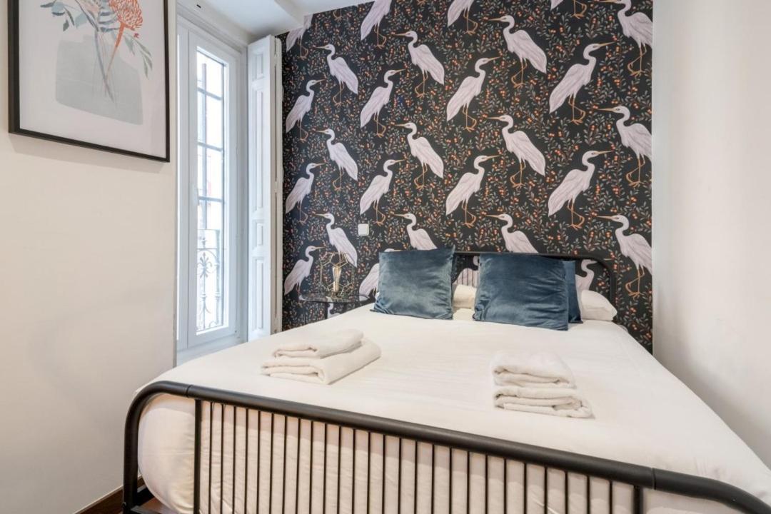 מדריד 2 Bedrooms 2 Bathrooms Furnished - Malasana - Bright Stylish - Mintystay מראה חיצוני תמונה