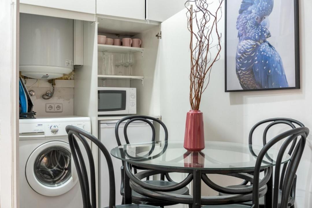 מדריד 2 Bedrooms 2 Bathrooms Furnished - Malasana - Bright Stylish - Mintystay מראה חיצוני תמונה
