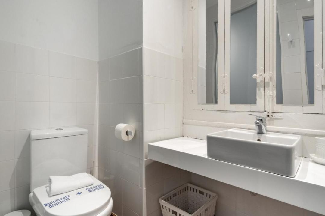 מדריד 2 Bedrooms 2 Bathrooms Furnished - Malasana - Bright Stylish - Mintystay מראה חיצוני תמונה